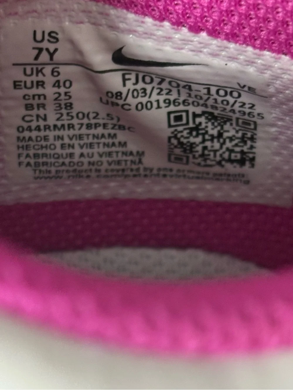 Nike 7Y Kids Pink & White Low-Top Sneakers